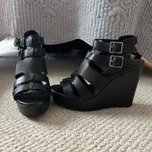 Gianni Bini Black Strappy Chunky Wedge Heels, Size 7.5